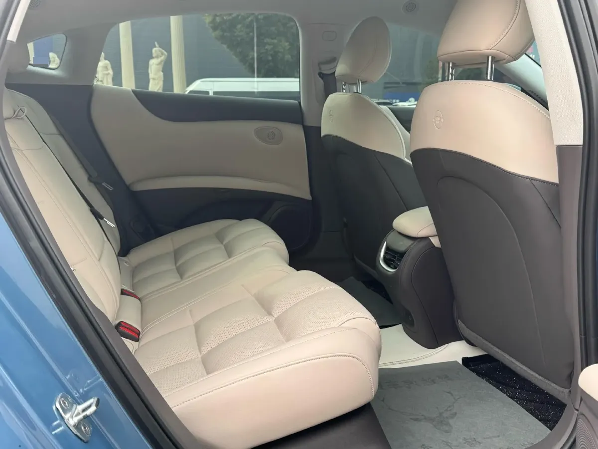 2024 IM L6 BEV 100KWH,autocango,china used car exporter,china ev exporter,chinese used car exporter,chinese used ev exporter