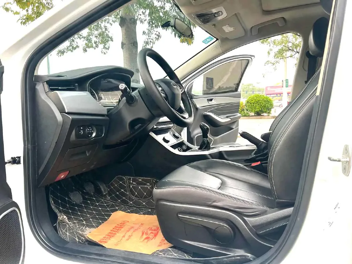 2019 Chery Arrizo 5 1.5L 116HP L4 5MT,autocango,china used car exporter,china ev exporter,chinese used car exporter,chinese used ev exporter