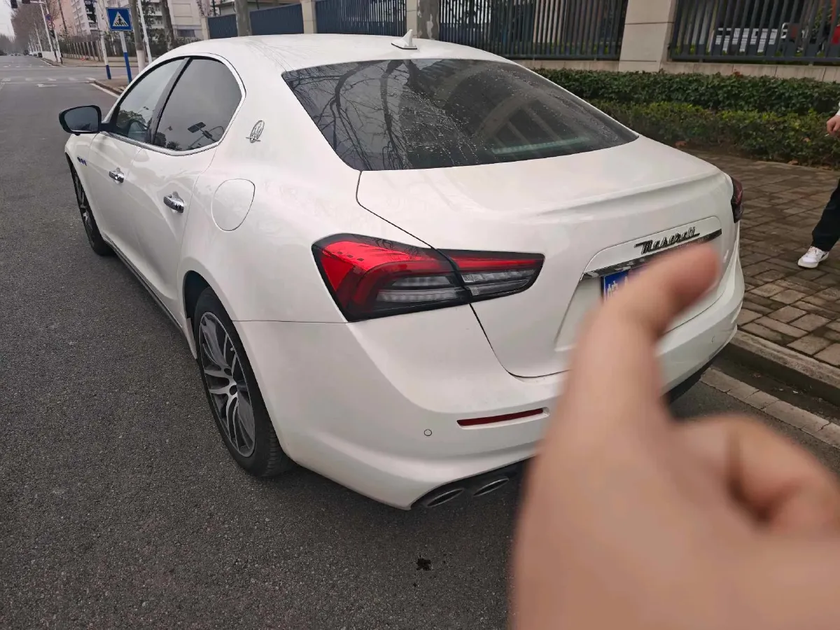2021 Maserati Ghibli 2.0T 330HP L4 8AT,autocango,china used car exporter,china ev exporter,chinese used car exporter,chinese used ev exporter