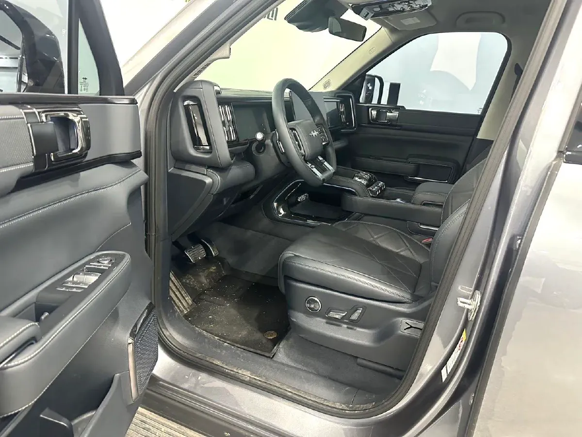 2025 FangChengBao Bao 5 1.5T 194HP L4 E-CVT PHEV 31.8KWH,autocango,china used car exporter,china ev exporter,chinese used car exporter,chinese used ev exporter