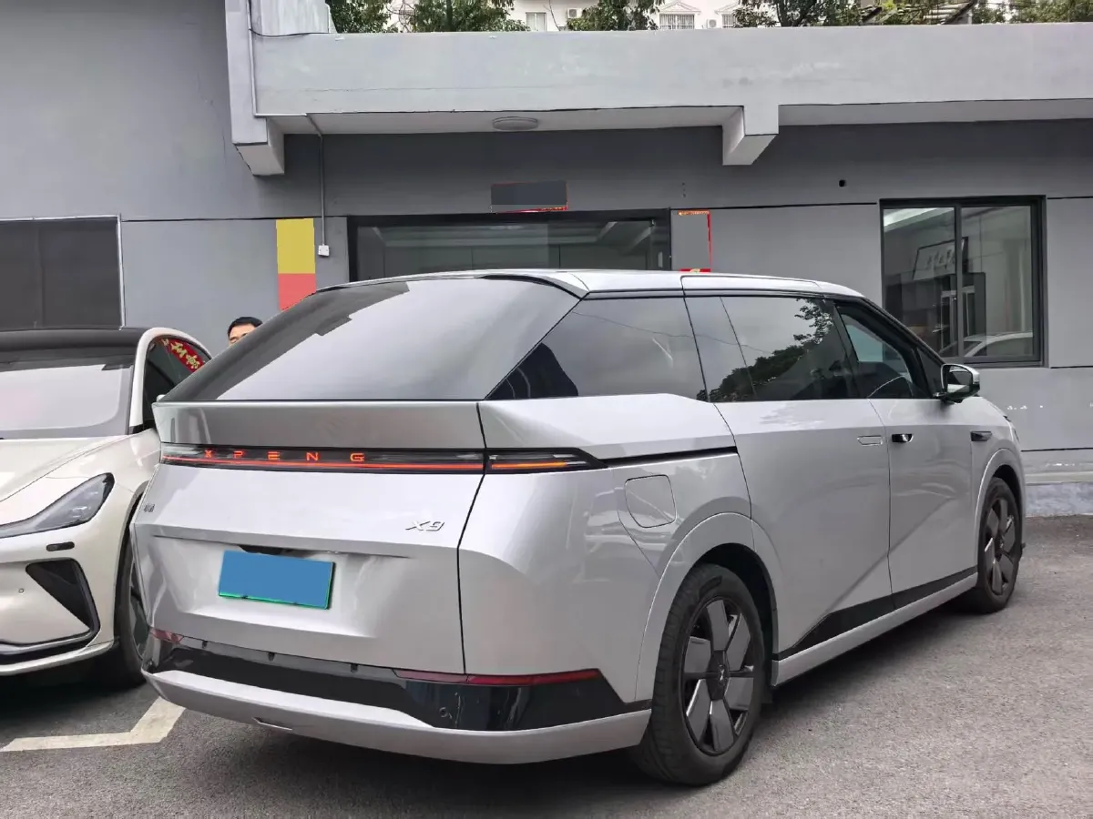 2024 Xpeng X9 BEV 101.5KWH,autocango,china used car exporter,china ev exporter,chinese used car exporter,chinese used ev exporter
