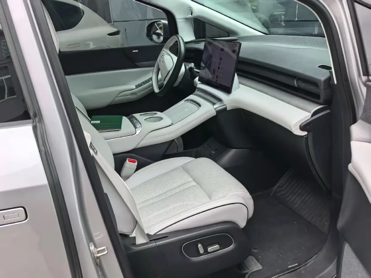 2024 Xpeng X9 BEV 101.5KWH,autocango,china used car exporter,china ev exporter,chinese used car exporter,chinese used ev exporter