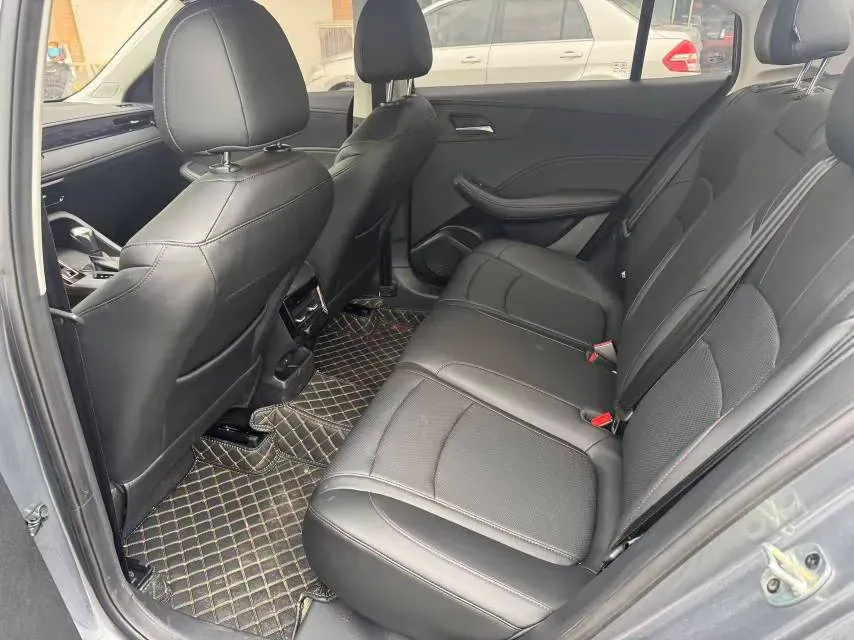 2023 Roewe i5 1.5L 129HP L4 CVT,autocango,china used car exporter,china ev exporter,chinese used car exporter,chinese used ev exporter