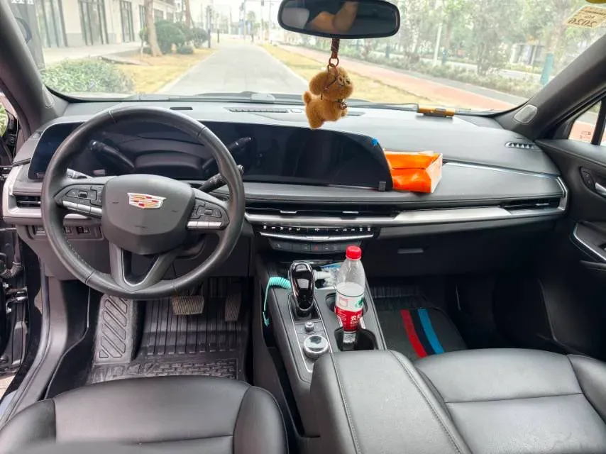2024 Cadillac XT4 2.0T 237HP L4 9AT,autocango,china used car exporter,china ev exporter,chinese used car exporter,chinese used ev exporter
