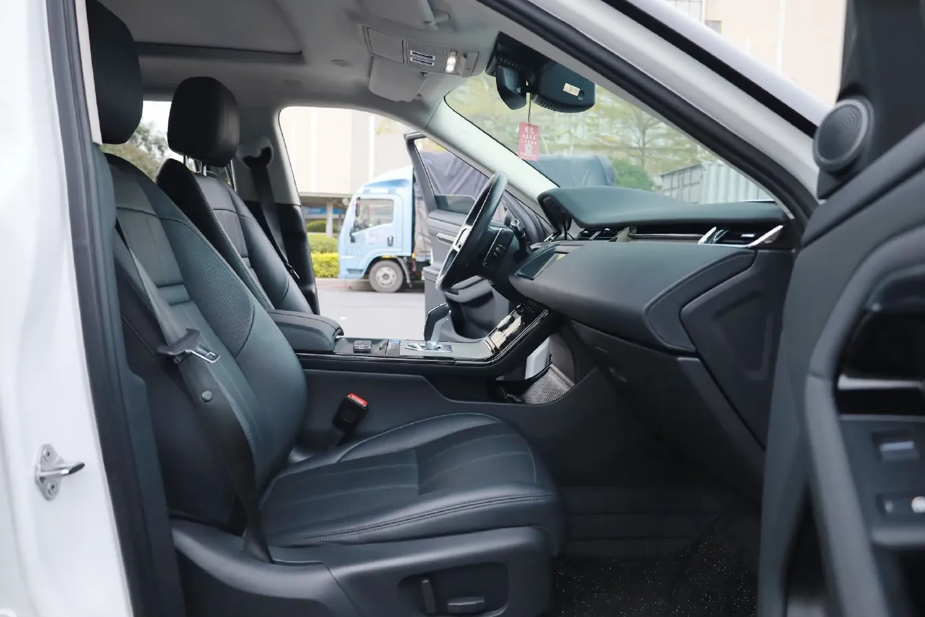 2021 Land Rover Range Rover Evoque 2.0T 249HP L4 9AT,autocango,china used car exporter,china ev exporter,chinese used car exporter,chinese used ev exporter