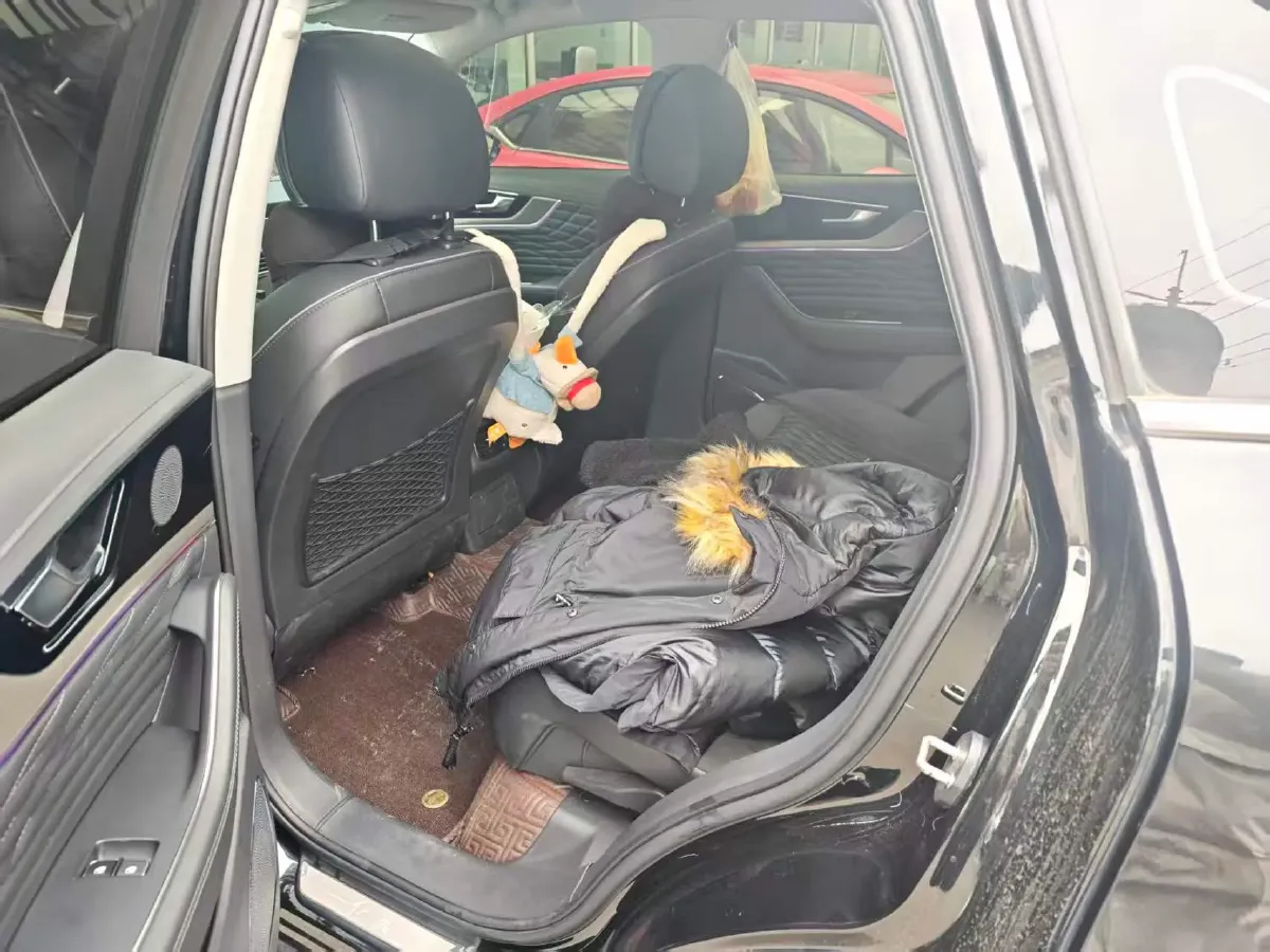 2022 HongQi HS5 2.0T 224HP L4 6AT,autocango,china used car exporter,china ev exporter,chinese used car exporter,chinese used ev exporter