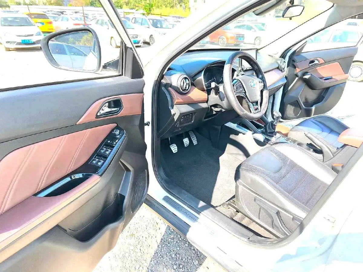 2018 BAIC ChangHe Q35 1.5L 116HP L4 5MT,autocango,china used car exporter,china ev exporter,chinese used car exporter,chinese used ev exporter