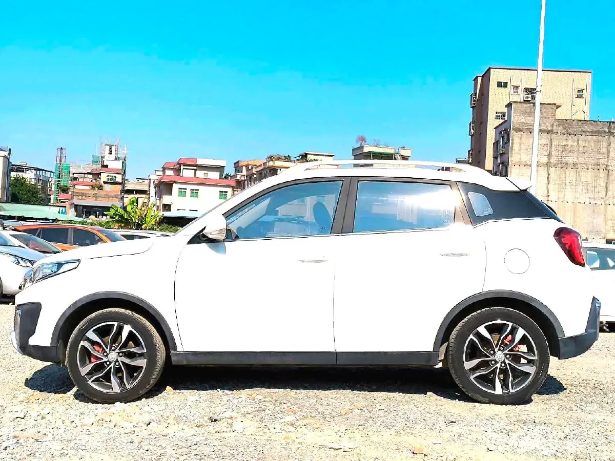 2018 BAIC ChangHe Q35 1.5L 116HP L4 5MT,autocango,china used car exporter,china ev exporter,chinese used car exporter,chinese used ev exporter