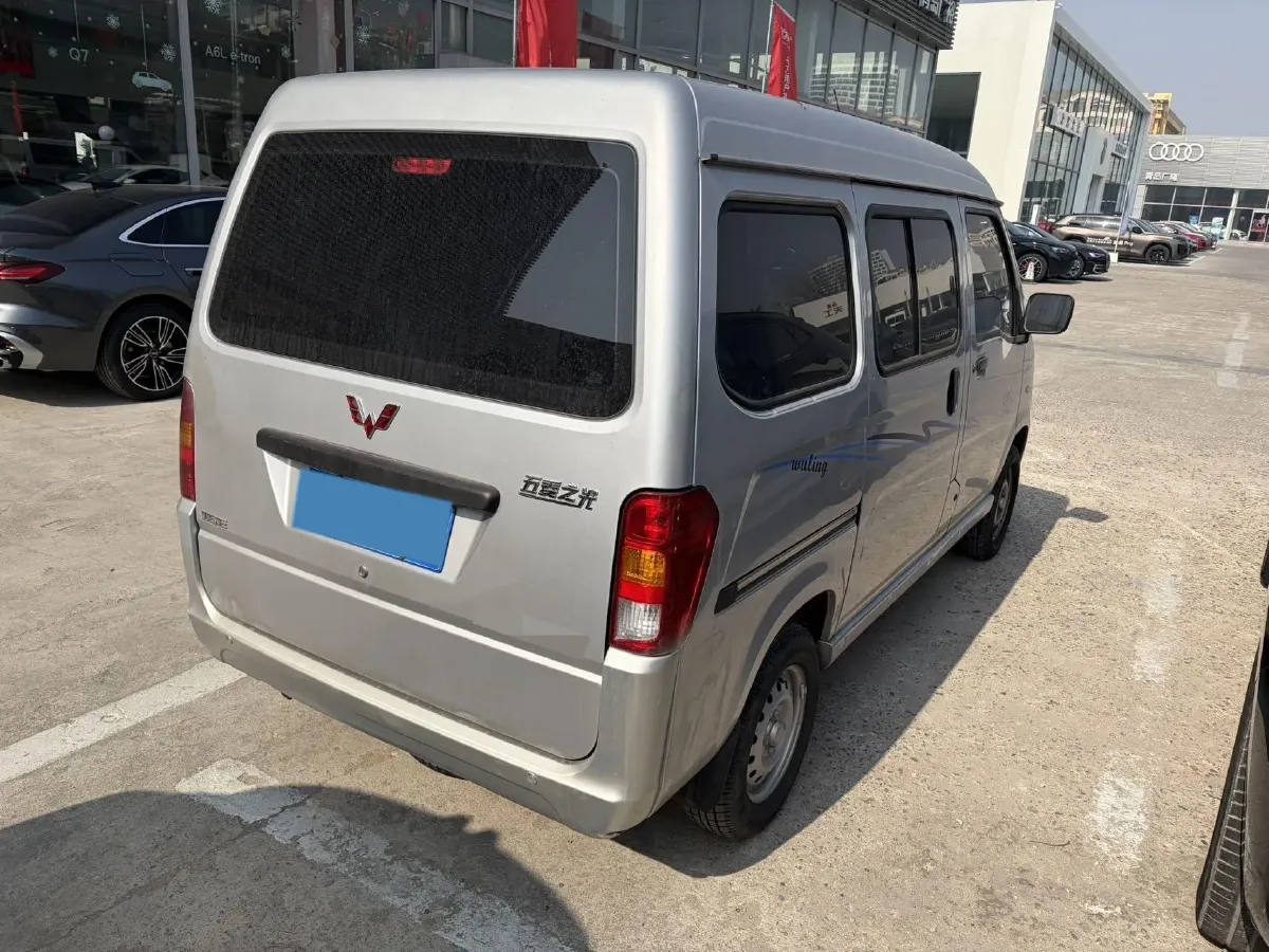 2023 WuLing ZhiGuang 1.5L 102HP L4 5MT,autocango,china used car exporter,china ev exporter,chinese used car exporter,chinese used ev exporter