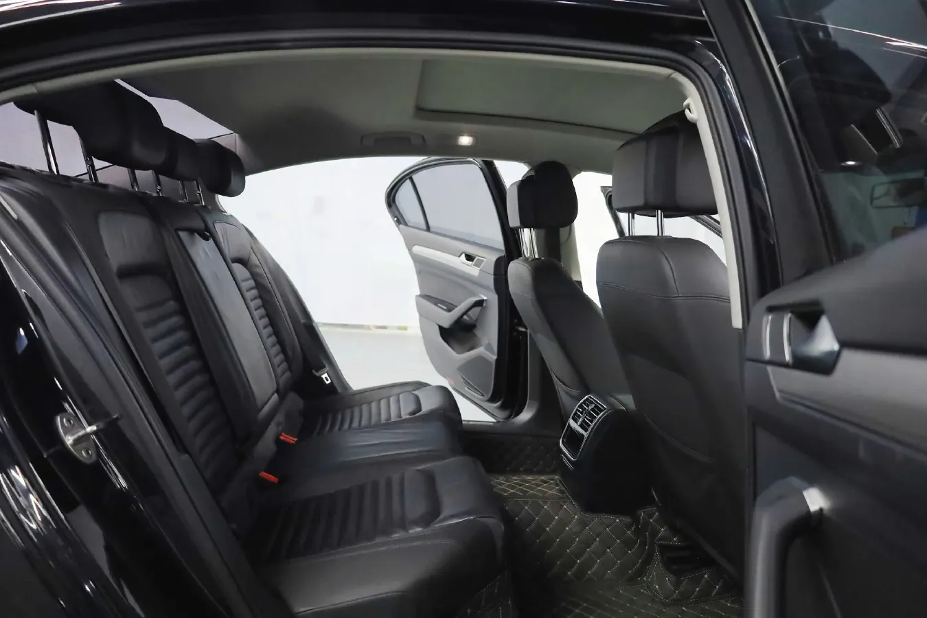 2019 Chevrolet Malibu XL 2.0T 241HP L4 9AT,autocango,china used car exporter,china ev exporter,chinese used car exporter,chinese used ev exporter