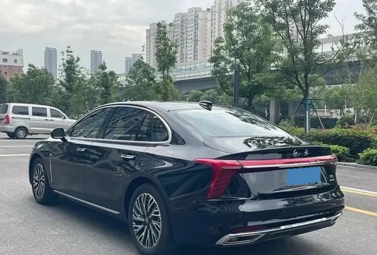 2024 HongQi H5 2.0T 224HP L4 8AT,autocango,china used car exporter,china ev exporter,chinese used car exporter,chinese used ev exporter
