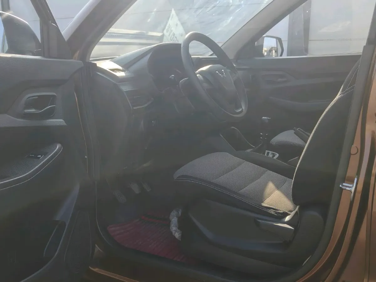 2019 WuLing HongGuang 1.5L 99HP L4 6MT,autocango,china used car exporter,china ev exporter,chinese used car exporter,chinese used ev exporter