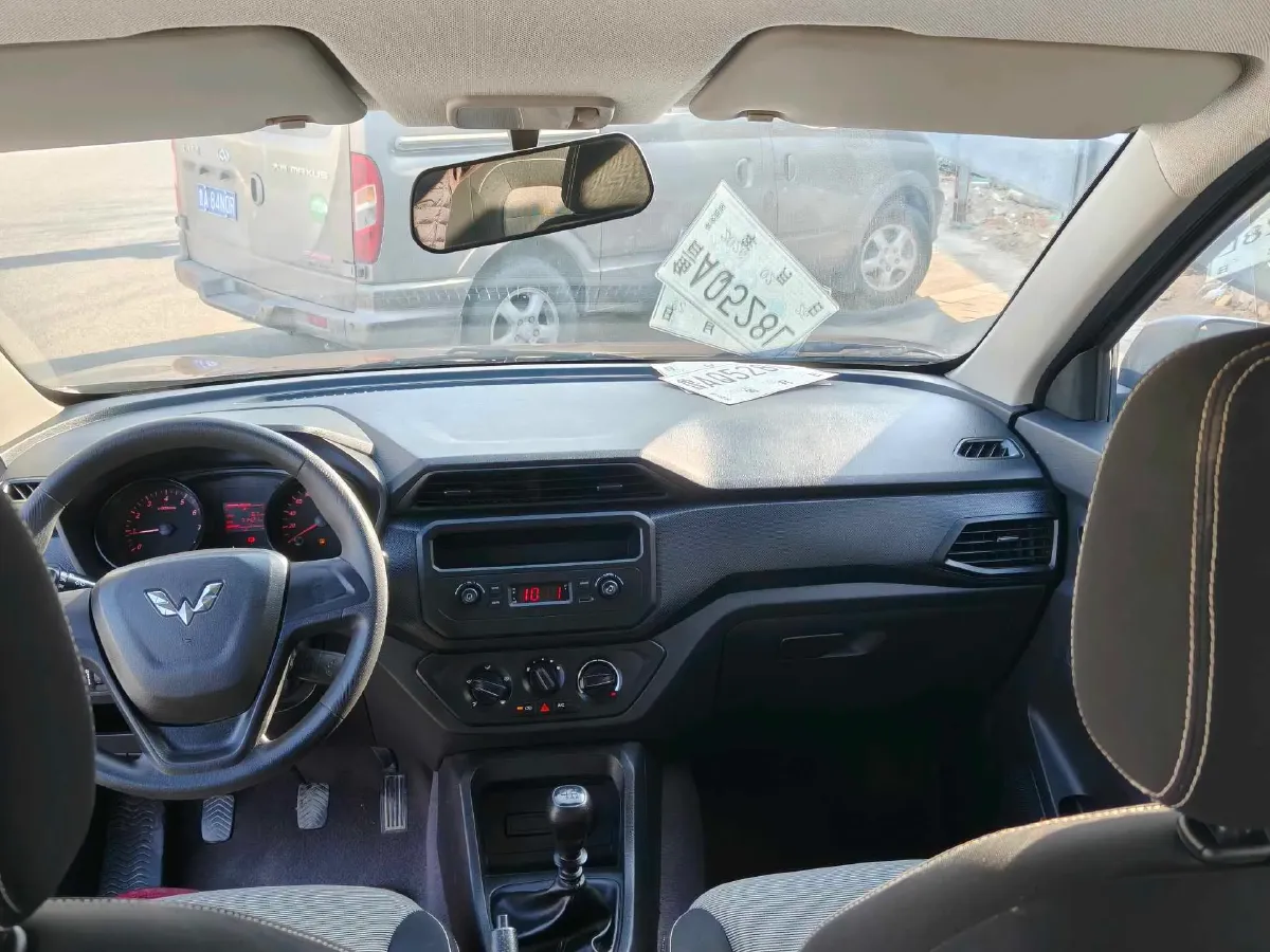 2019 WuLing HongGuang 1.5L 99HP L4 6MT,autocango,china used car exporter,china ev exporter,chinese used car exporter,chinese used ev exporter