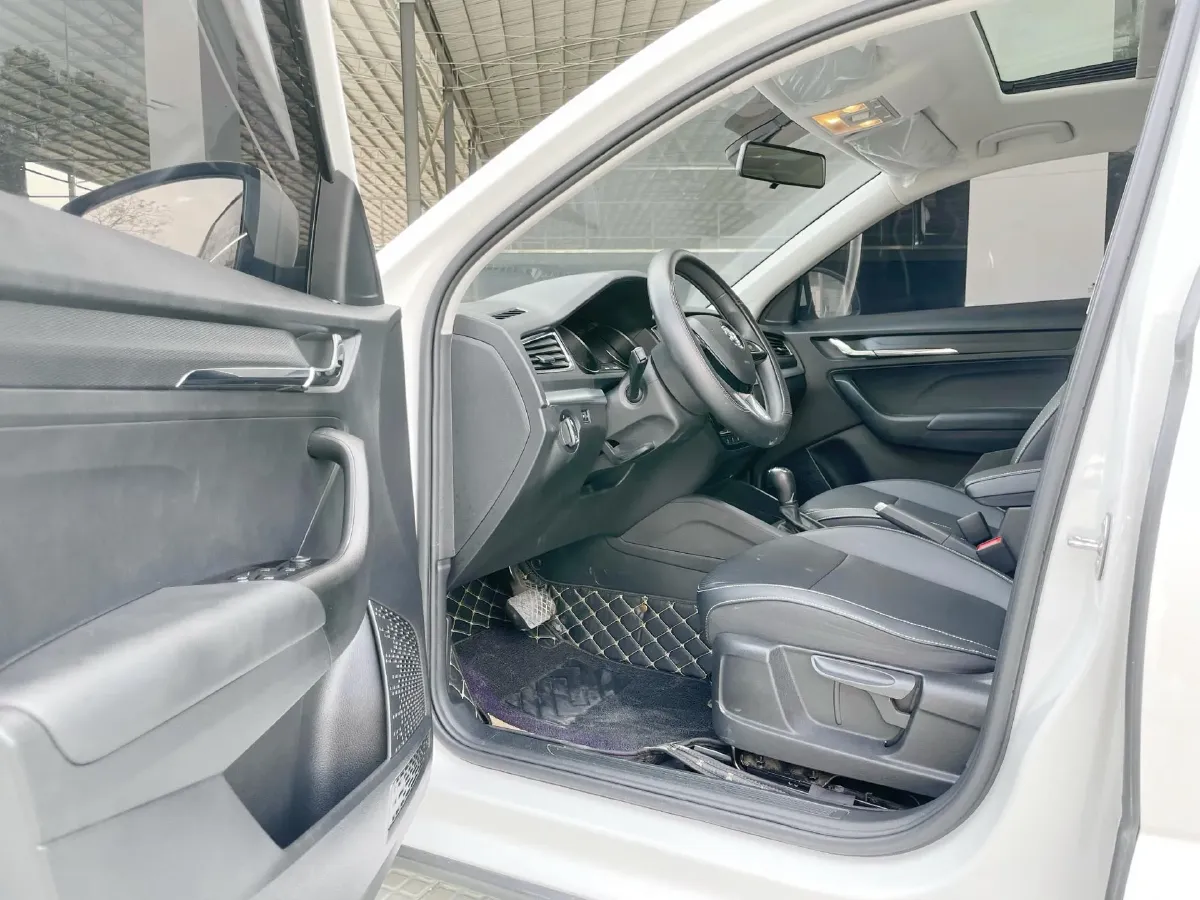 2022 Skoda Kamiq 1.5L 112HP L4 6AT,autocango,china used car exporter,china ev exporter,chinese used car exporter,chinese used ev exporter