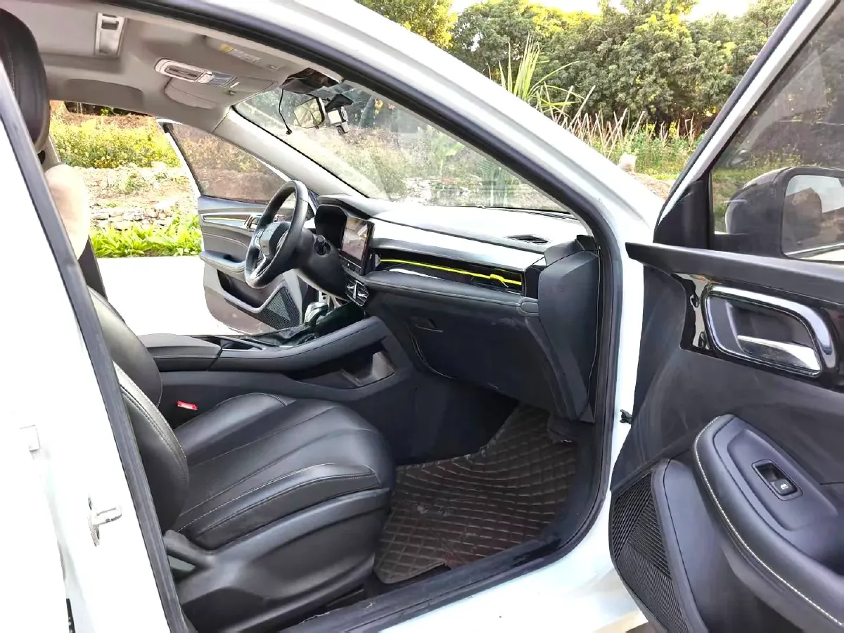 2021 Roewe i5 1.5L 120HP L4 CVT,autocango,china used car exporter,china ev exporter,chinese used car exporter,chinese used ev exporter