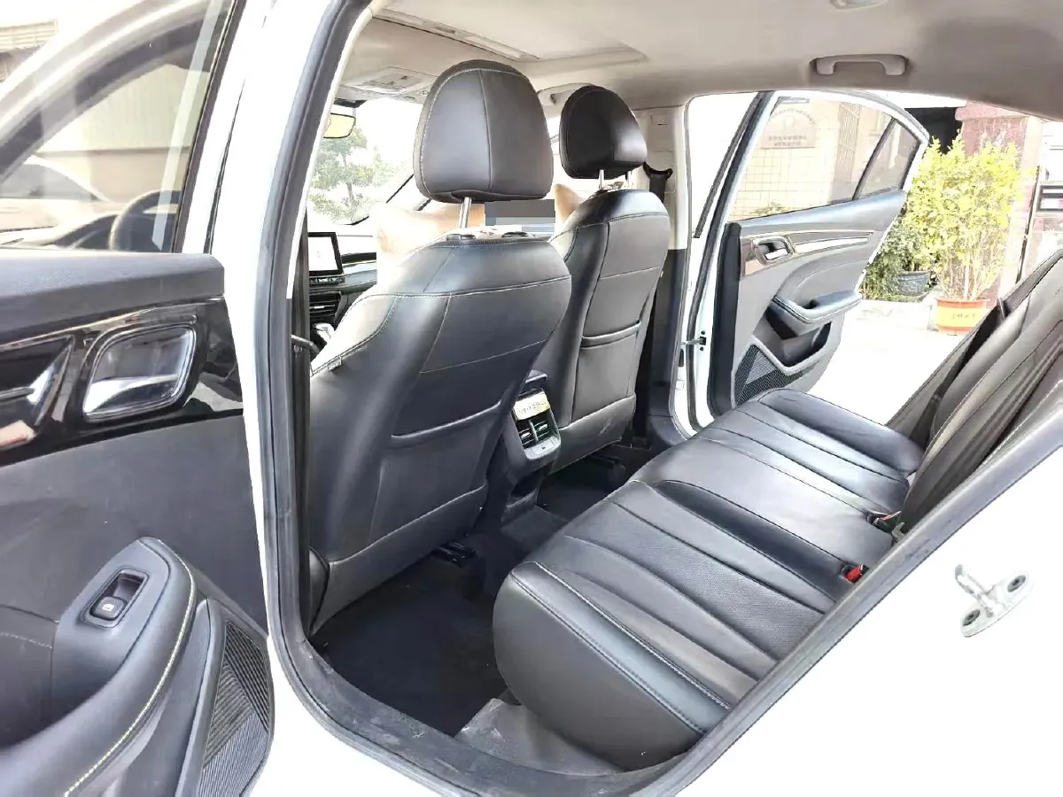 2021 Roewe i5 1.5L 120HP L4 CVT,autocango,china used car exporter,china ev exporter,chinese used car exporter,chinese used ev exporter