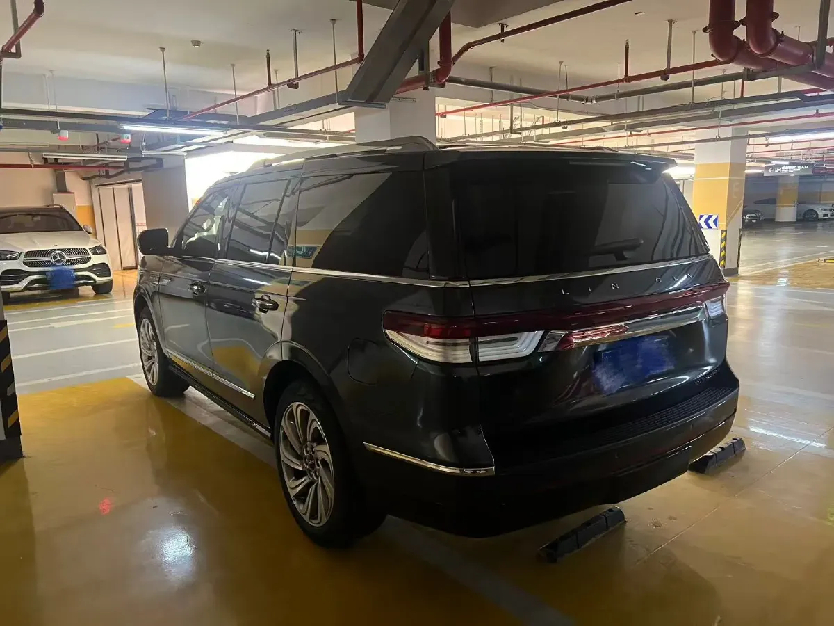 2022 BMW X7 3.0T 340HP L6 8AT,autocango,china used car exporter,china ev exporter,chinese used car exporter,chinese used ev exporter