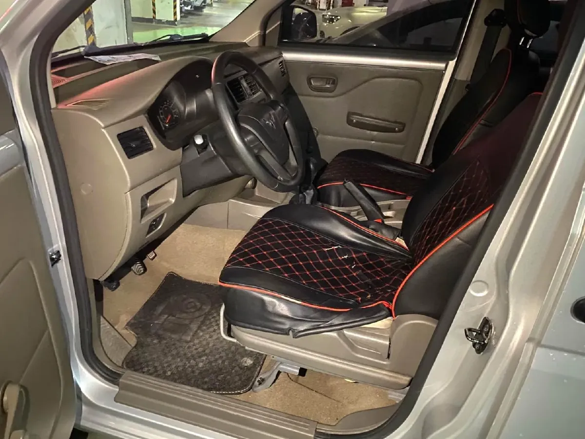 2018 WuLing RongGuang V 1.2L 88HP L4 5MT,autocango,china used car exporter,china ev exporter,chinese used car exporter,chinese used ev exporter