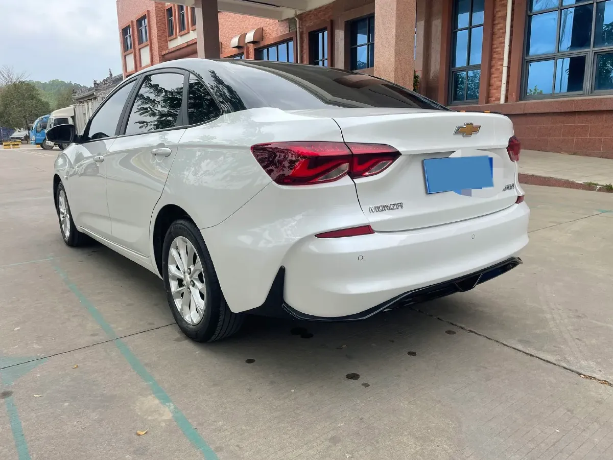 2024 Chevrolet Monza 1.5L 113HP L4 6DCT,autocango,china used car exporter,china ev exporter,chinese used car exporter,chinese used ev exporter
