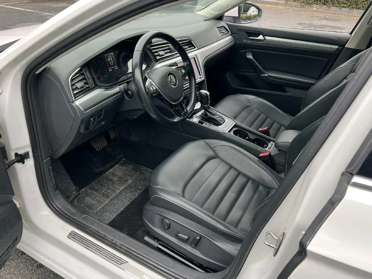 2019 Volkswagen Passat 1.4T 150HP L4 7DCT,autocango,china used car exporter,china ev exporter,chinese used car exporter,chinese used ev exporter