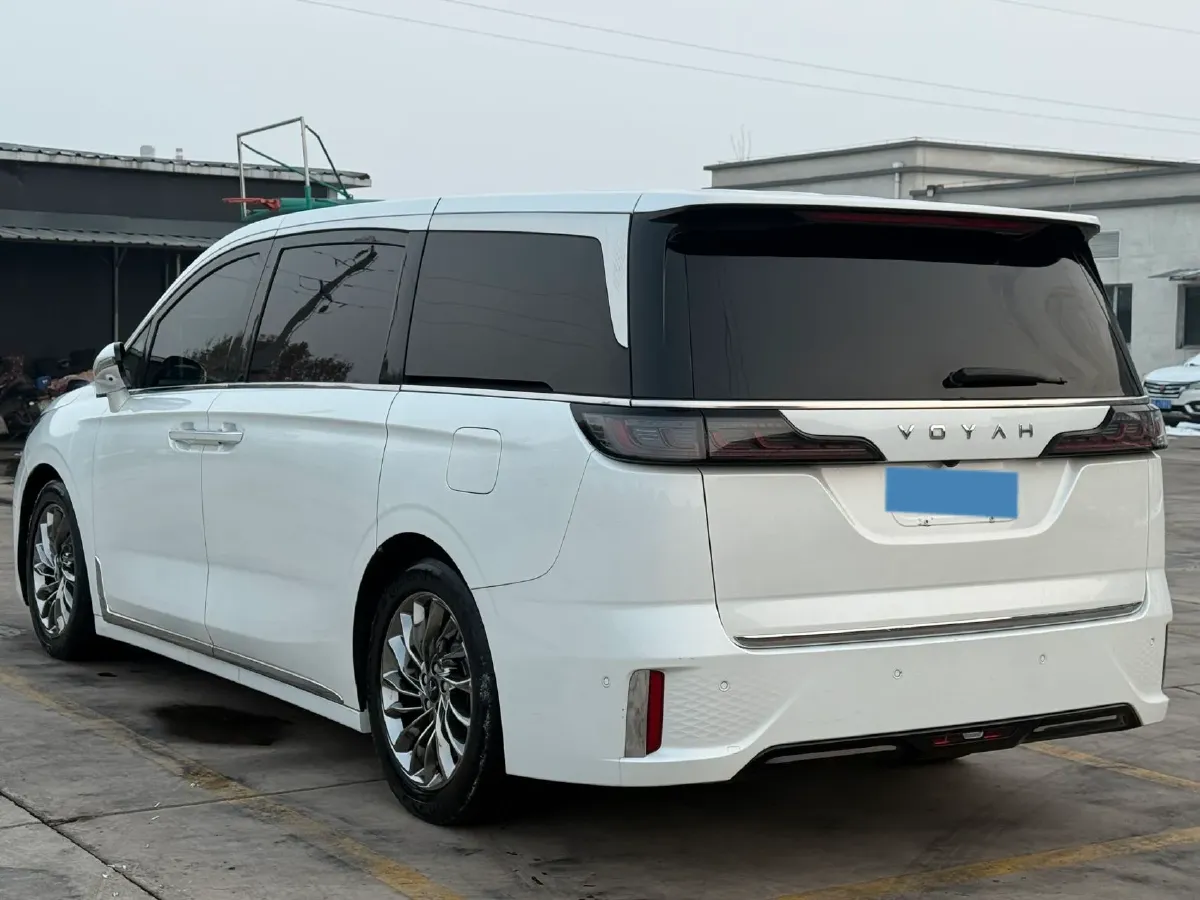 2022 Voyah Dream 1.5T 136HP L4 PHEV 25.57KWH,autocango,china used car exporter,china ev exporter,chinese used car exporter,chinese used ev exporter