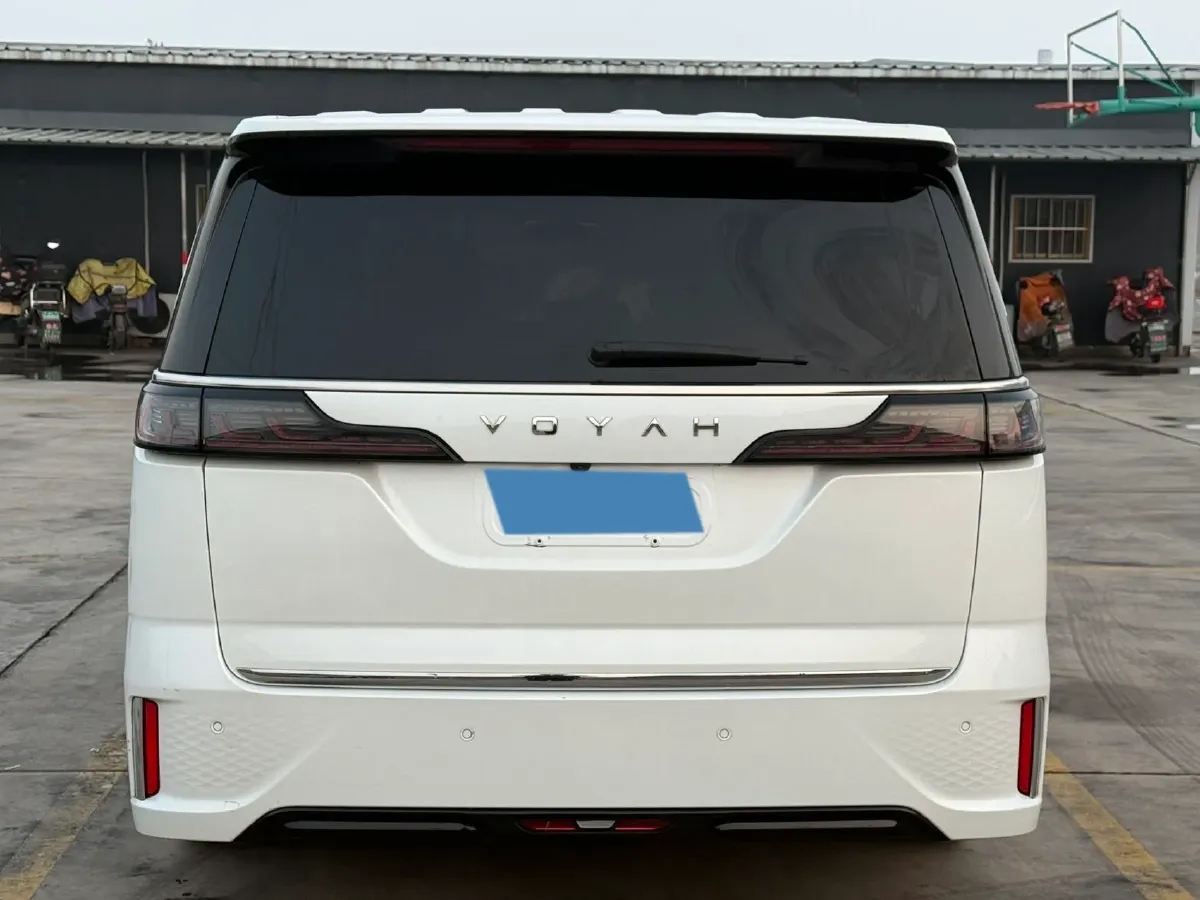 2022 Voyah Dream 1.5T 136HP L4 PHEV 25.57KWH,autocango,china used car exporter,china ev exporter,chinese used car exporter,chinese used ev exporter