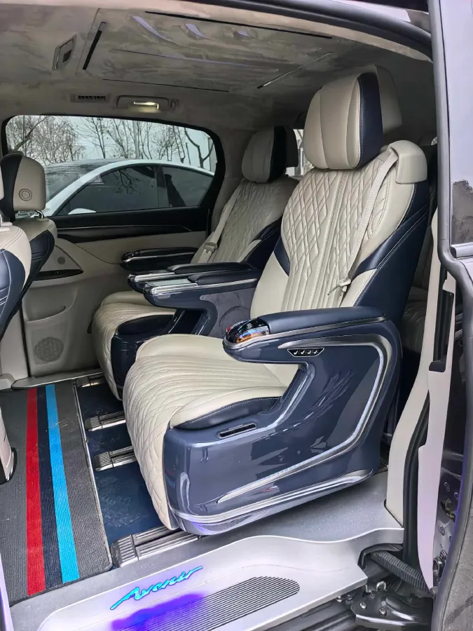 2021 Buick GL8 2.0T 237HP L4 9AT,autocango,china used car exporter,china ev exporter,chinese used car exporter,chinese used ev exporter