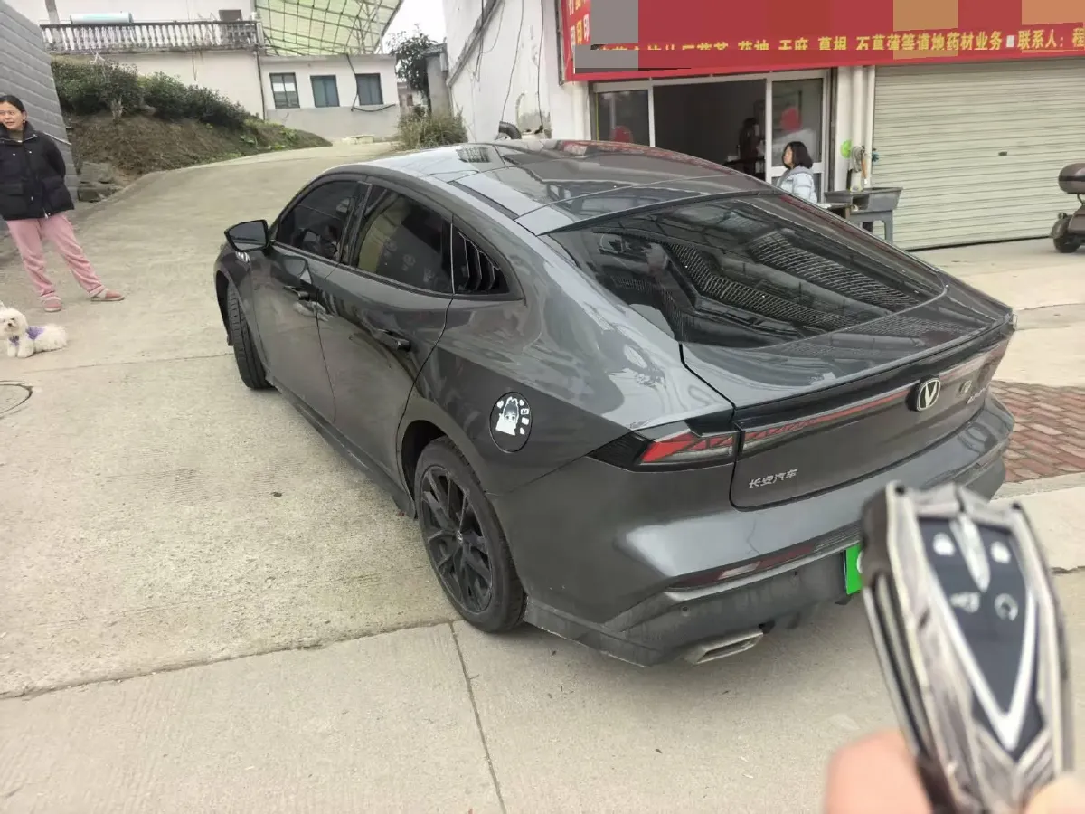 2024 ChangAn UNI-V 1.5T 188HP L4 7DCT,autocango,china used car exporter,china ev exporter,chinese used car exporter,chinese used ev exporter