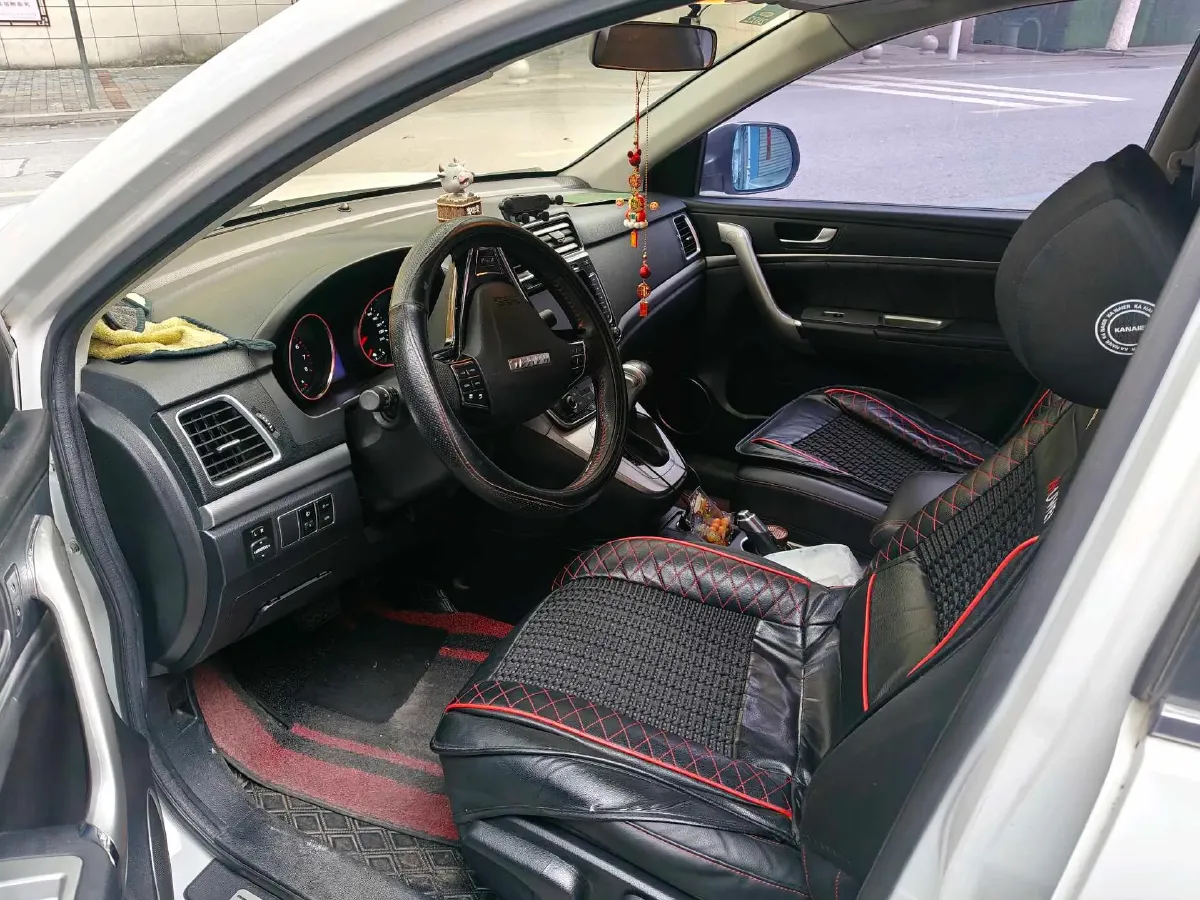 2018 Haval M6 1.5T 150HP L4 7DCT,autocango,china used car exporter,china ev exporter,chinese used car exporter,chinese used ev exporter