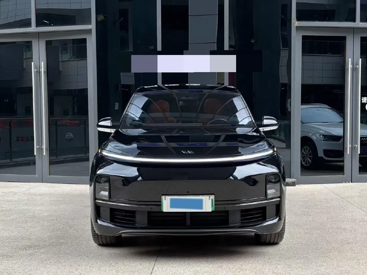 2024 Volvo S60 2.0T 197HP L4 7DCT,autocango,china used car exporter,china ev exporter,chinese used car exporter,chinese used ev exporter