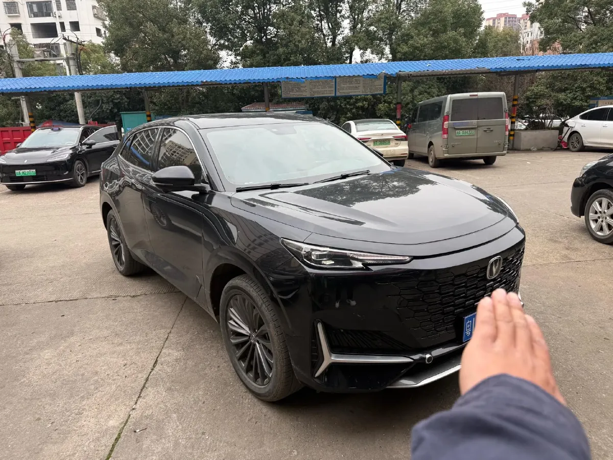 2021 ChangAn UNI-K 2.0T 233HP L4 8AT,autocango,china used car exporter,china ev exporter,chinese used car exporter,chinese used ev exporter