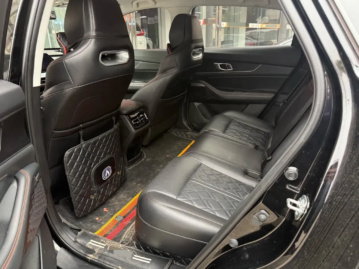 2021 ChangAn UNI-K 2.0T 233HP L4 8AT,autocango,china used car exporter,china ev exporter,chinese used car exporter,chinese used ev exporter