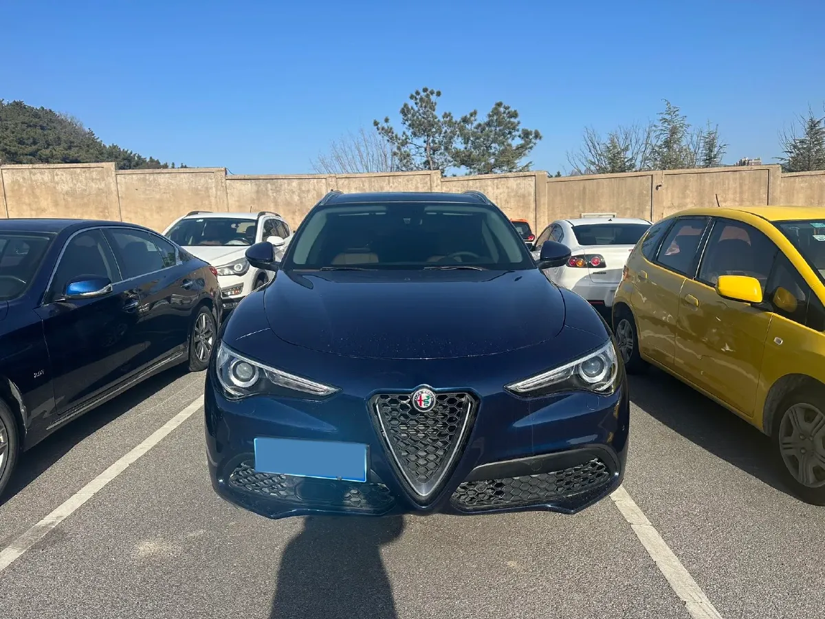 2017 Jaguar XE 2.0T 240HP L4 8AT,autocango,china used car exporter,china ev exporter,chinese used car exporter,chinese used ev exporter