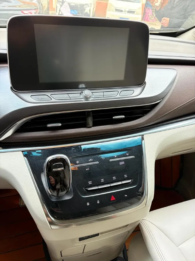 2021 Buick GL8 2.0T 237HP L4 9AT,autocango,china used car exporter,china ev exporter,chinese used car exporter,chinese used ev exporter