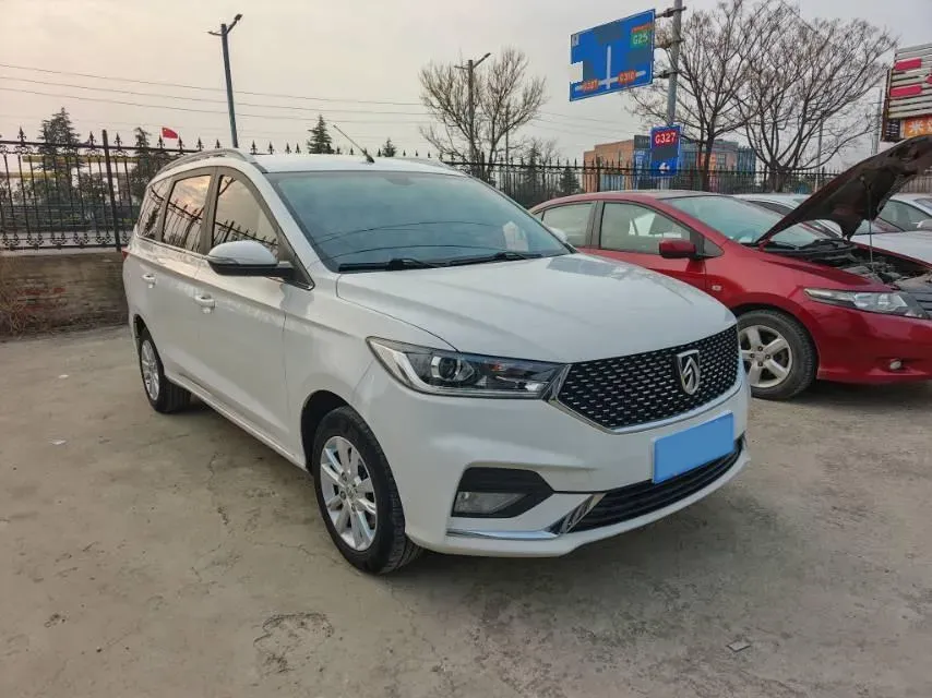 2019 BaoJun 360 1.5L 105HP L4 6MT,autocango,china used car exporter,china ev exporter,chinese used car exporter,chinese used ev exporter