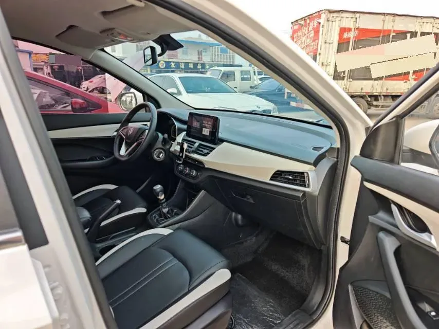 2019 BaoJun 360 1.5L 105HP L4 6MT,autocango,china used car exporter,china ev exporter,chinese used car exporter,chinese used ev exporter
