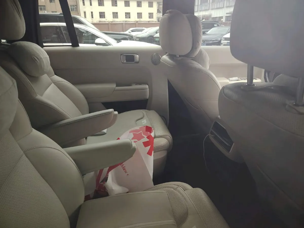 2023 Li L8 Range Extended 154HP REEV 40.9KWH,autocango,china used car exporter,china ev exporter,chinese used car exporter,chinese used ev exporter