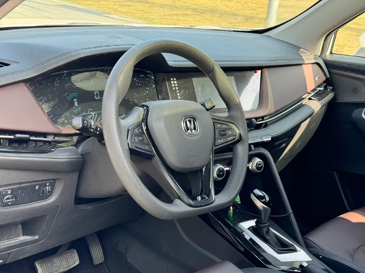 2019 ChangAn CS15 1.5L 107HP L4 5DCT,autocango,china used car exporter,china ev exporter,chinese used car exporter,chinese used ev exporter