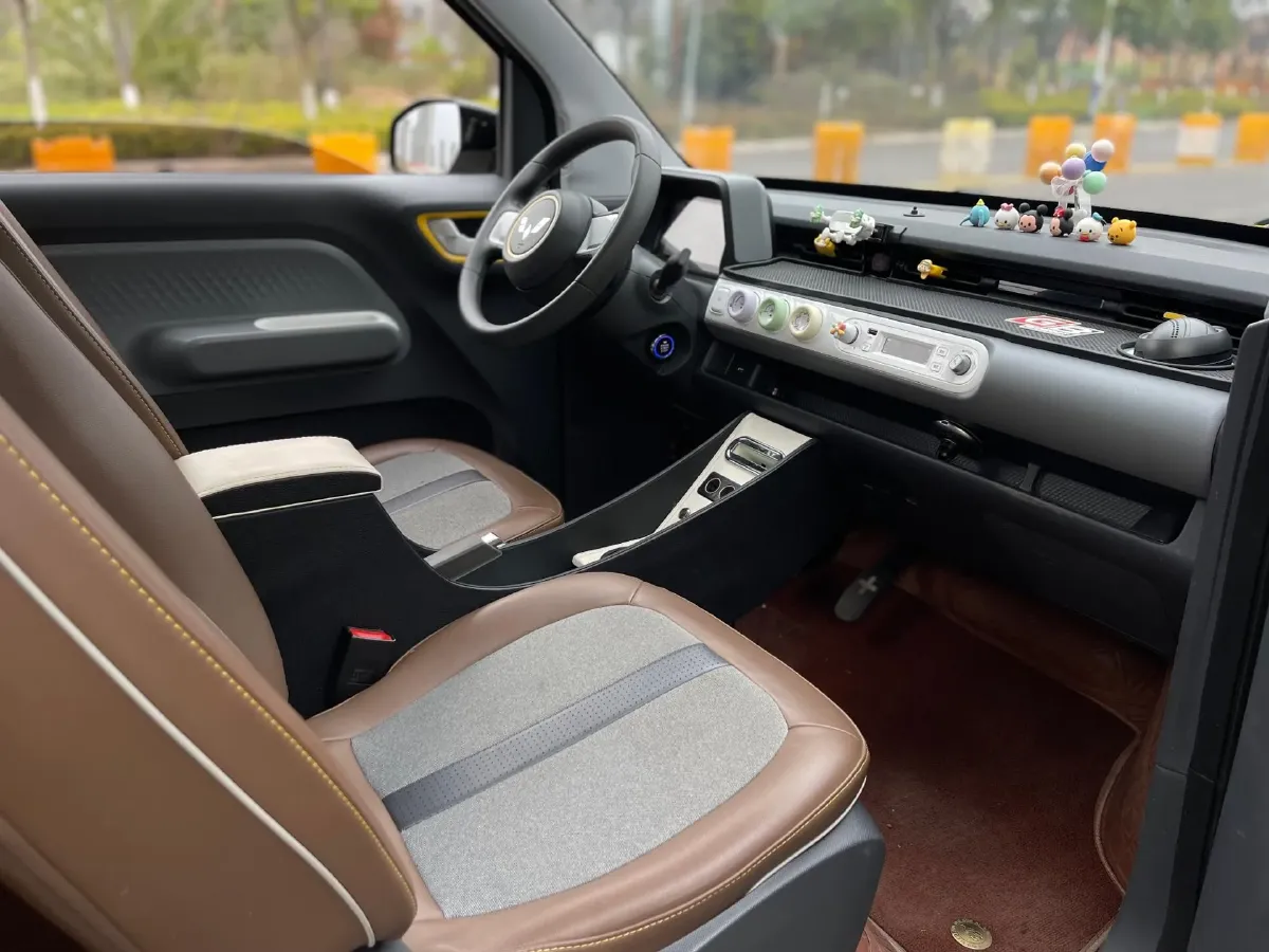 2022 WuLing HongGuang MINI EV BEV 26.5KWH,autocango,china used car exporter,china ev exporter,chinese used car exporter,chinese used ev exporter