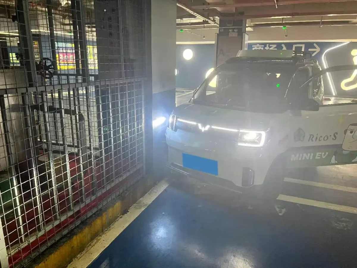 2022 WuLing HongGuang MINI EV BEV 26.5KWH,autocango,china used car exporter,china ev exporter,chinese used car exporter,chinese used ev exporter