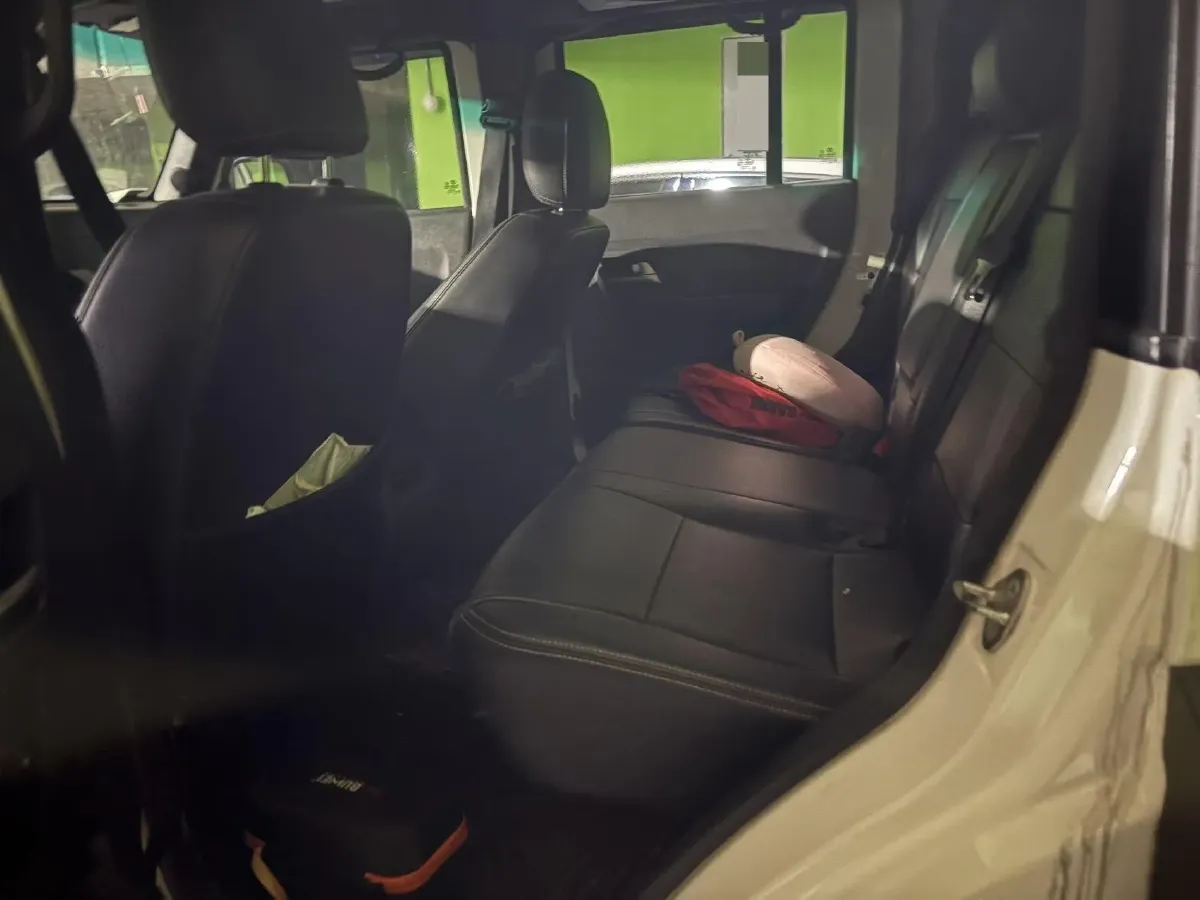 2016 Beijing BJ40 2.3T 250HP L4 6AT,autocango,china used car exporter,china ev exporter,chinese used car exporter,chinese used ev exporter