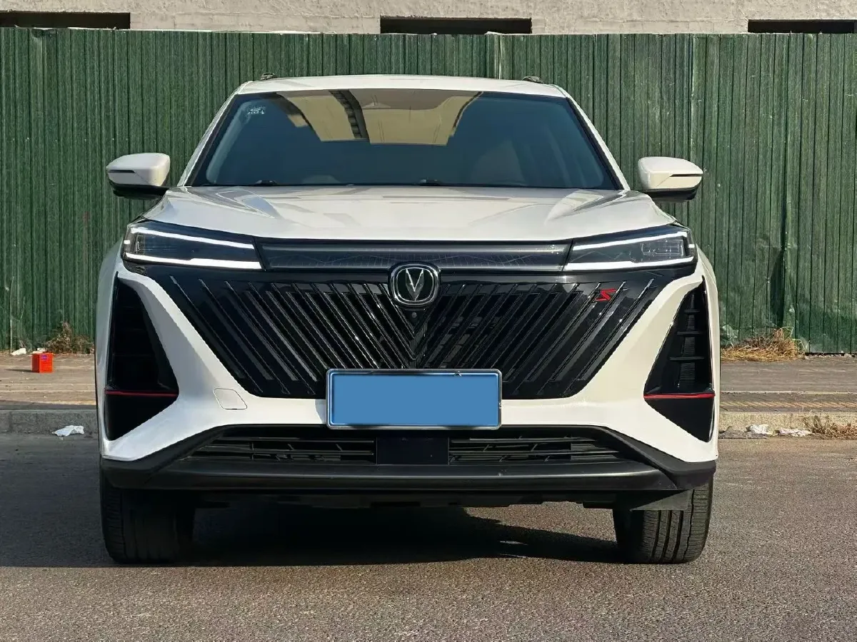 2022 ChangAn CS75 Plus 1.5T 188HP L4 8AT,autocango,china used car exporter,china ev exporter,chinese used car exporter,chinese used ev exporter
