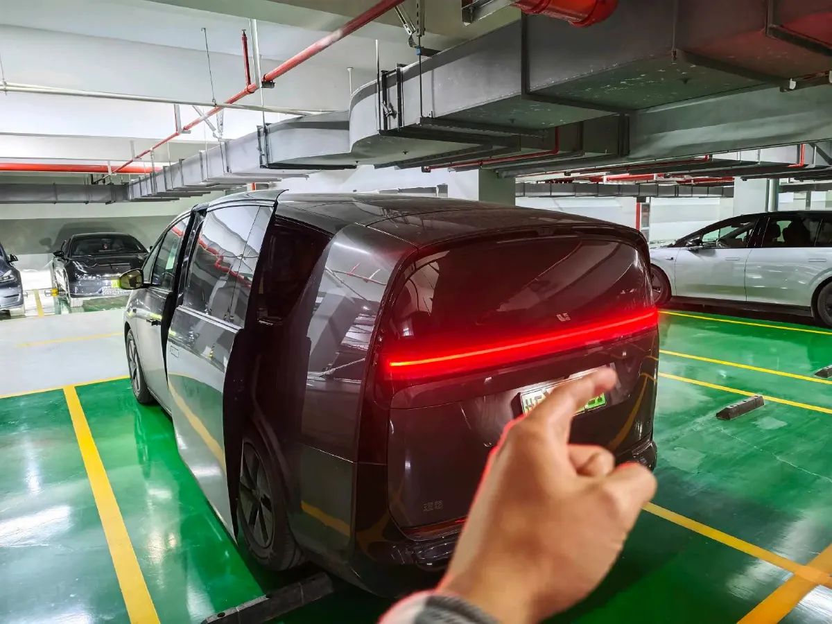 2024 Li MEGA BEV 102.7KWH,autocango,china used car exporter,china ev exporter,chinese used car exporter,chinese used ev exporter