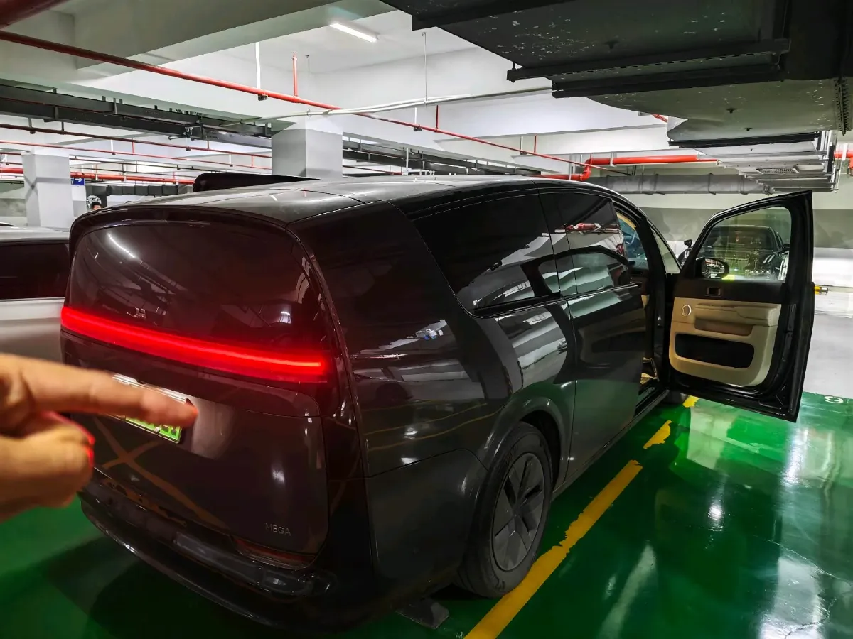 2024 Li MEGA BEV 102.7KWH,autocango,china used car exporter,china ev exporter,chinese used car exporter,chinese used ev exporter