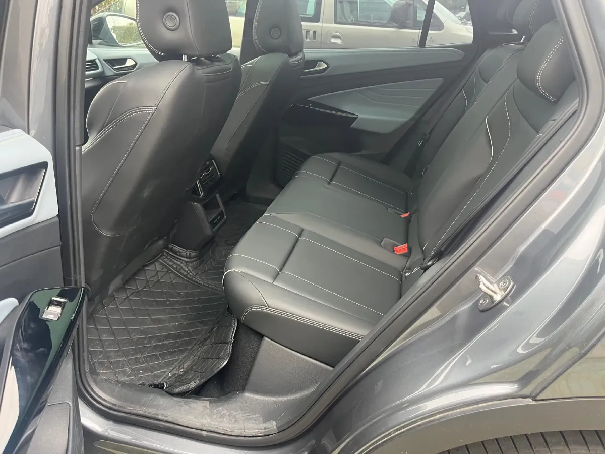 2025 Volkswagen ID.4 X BEV 52.8KWH,autocango,china used car exporter,china ev exporter,chinese used car exporter,chinese used ev exporter