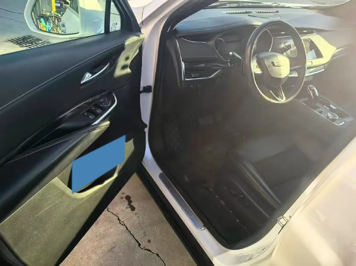 2021 Cadillac XT4 2.0T 237HP L4 9AT,autocango,china used car exporter,china ev exporter,chinese used car exporter,chinese used ev exporter