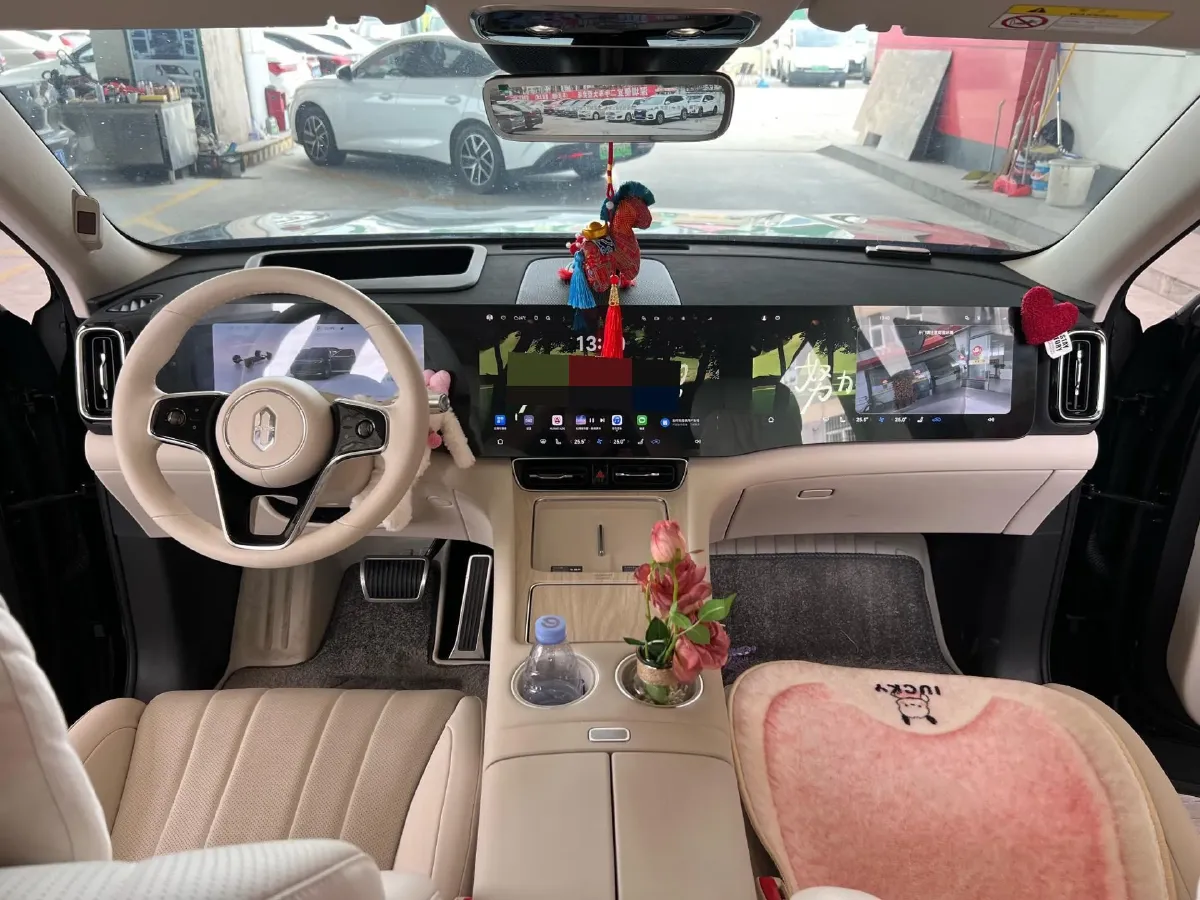 2025 AITO AITO M8 REEV 160HP REEV 53.4KWH,autocango,china used car exporter,china ev exporter,chinese used car exporter,chinese used ev exporter