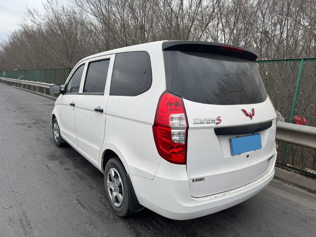 2021 WuLing RongGuang New Truck 1.5L 99HP L4 5MT,autocango,china used car exporter,china ev exporter,chinese used car exporter,chinese used ev exporter