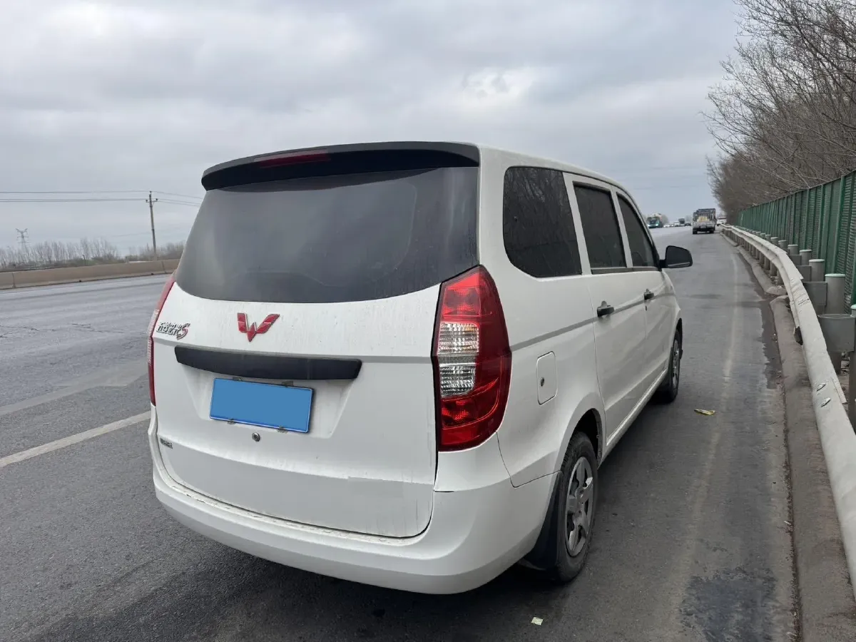 2021 WuLing RongGuang New Truck 1.5L 99HP L4 5MT,autocango,china used car exporter,china ev exporter,chinese used car exporter,chinese used ev exporter