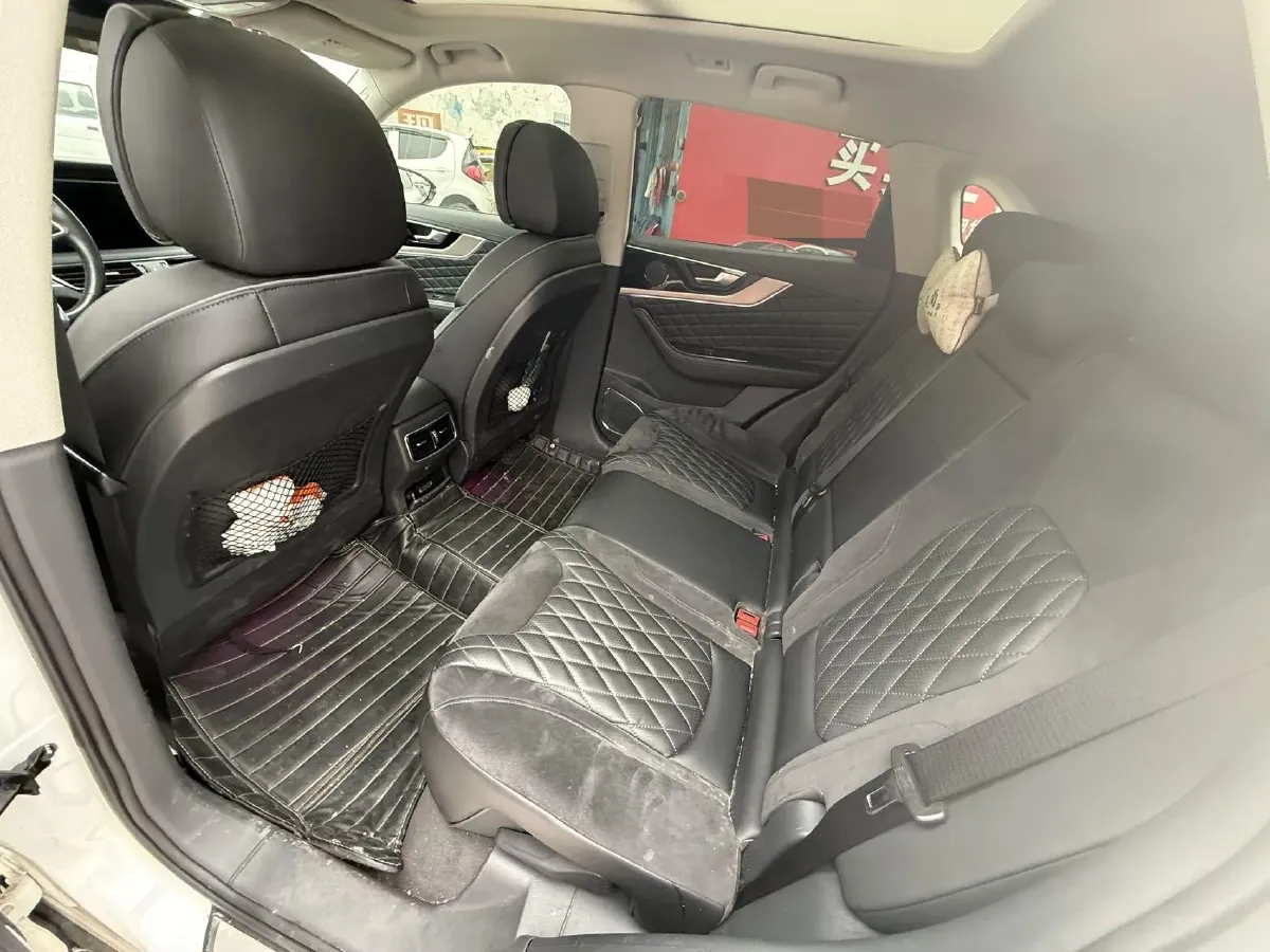 2022 HongQi HS5 2.0T 224HP L4 6AT,autocango,china used car exporter,china ev exporter,chinese used car exporter,chinese used ev exporter